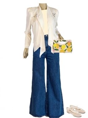 VINTAGE 1980'S WILD ROSE OFF WHITE EXPOSED BACK HIGH LOW BLAZER (M)